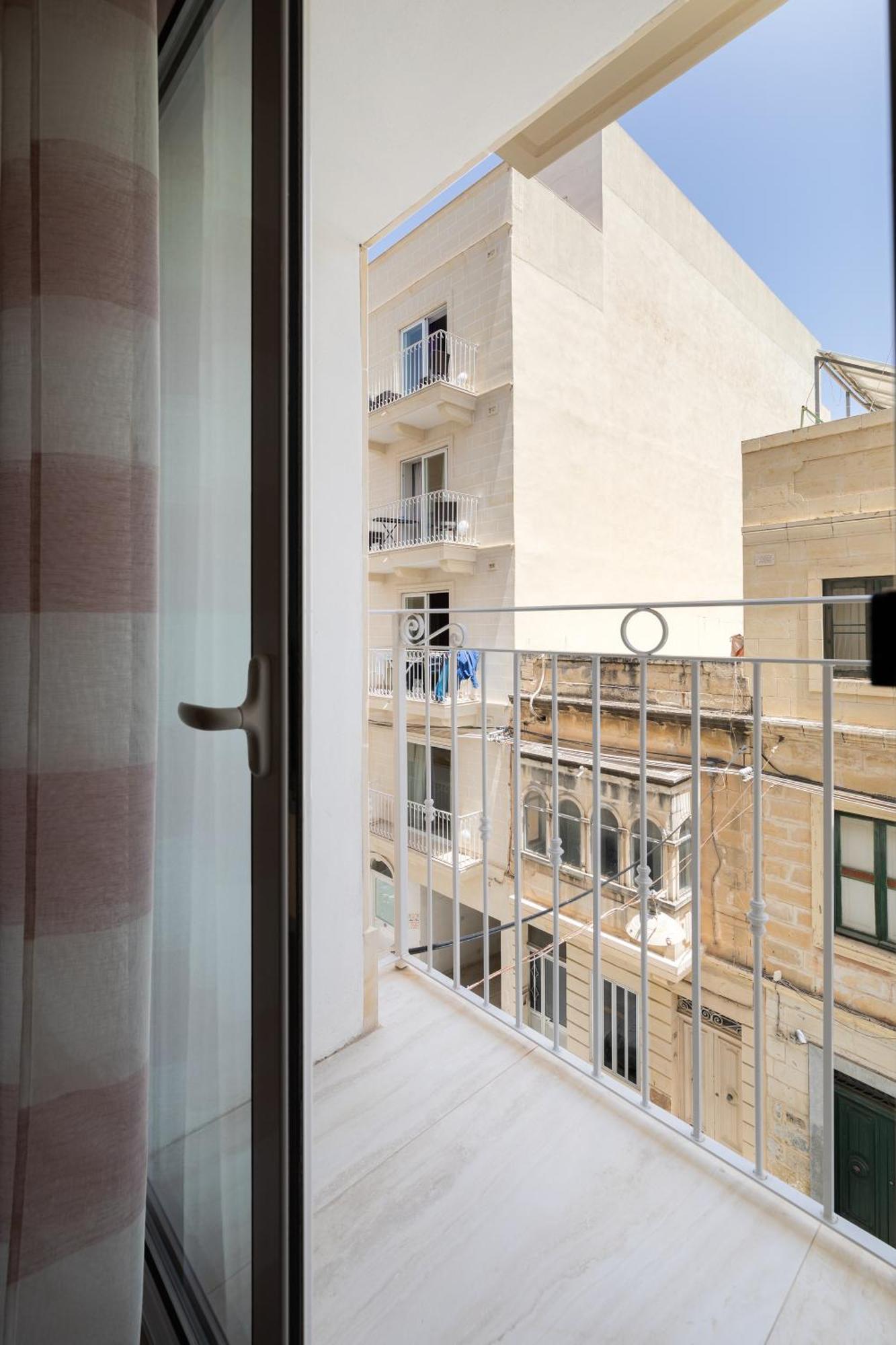 Edka Suites - Modern Sunlit 2Bd Apartments With Balconies - Close To Sliema Promenade, St Julian'S & St Georges Bay Gzira Exterior photo